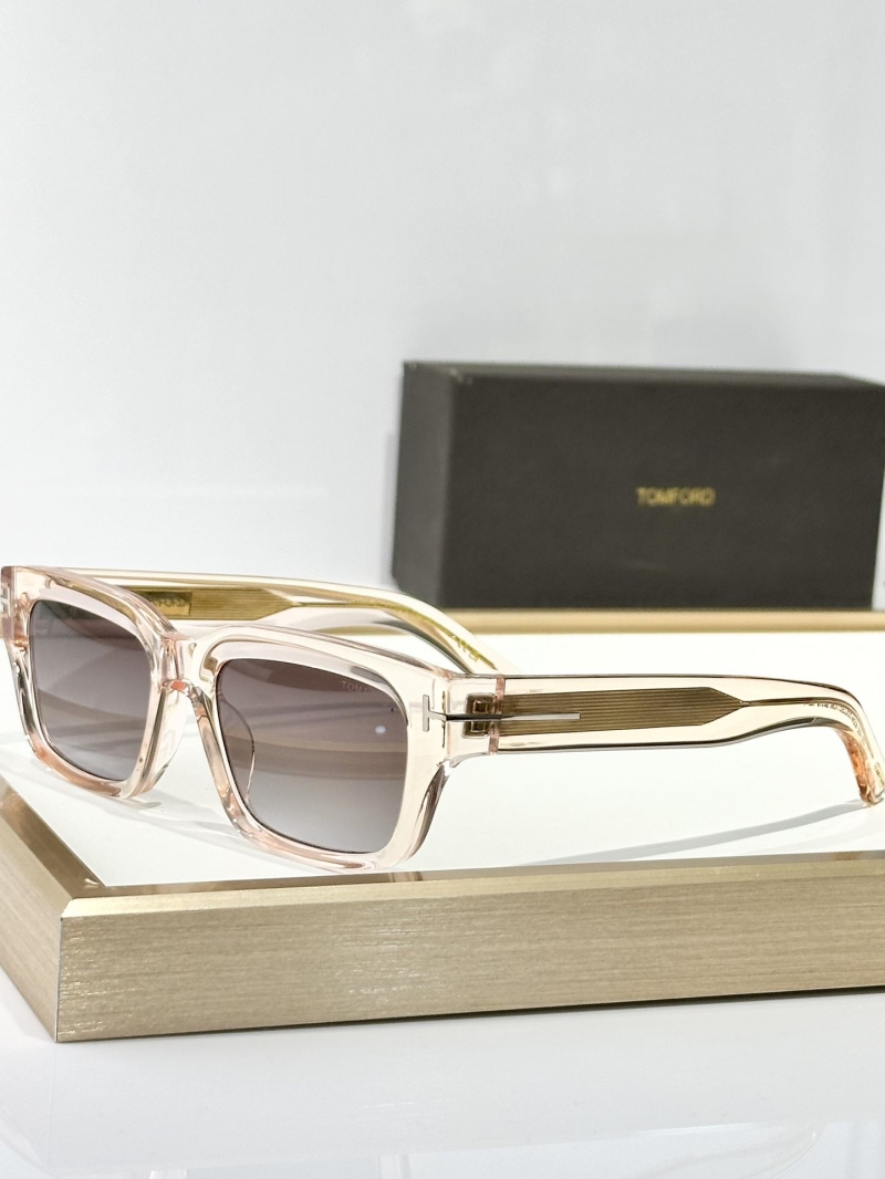 TOM FORD
